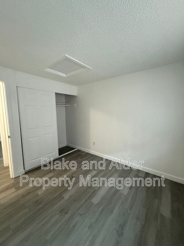 3805 Ne 152nd Ave - Photo 7 of 11