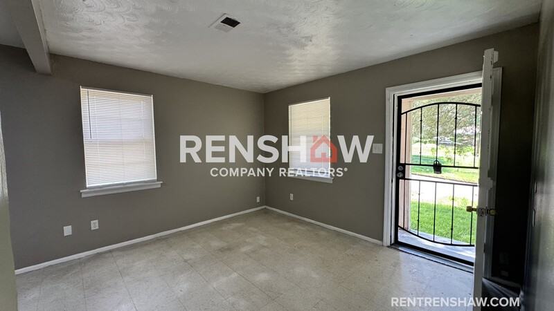 220 Vernelle Ave - Photo 3 of 14