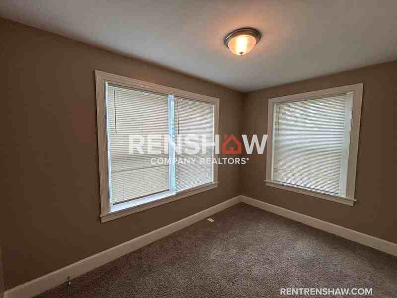 2458 Whitney Ave - Photo 4 of 20