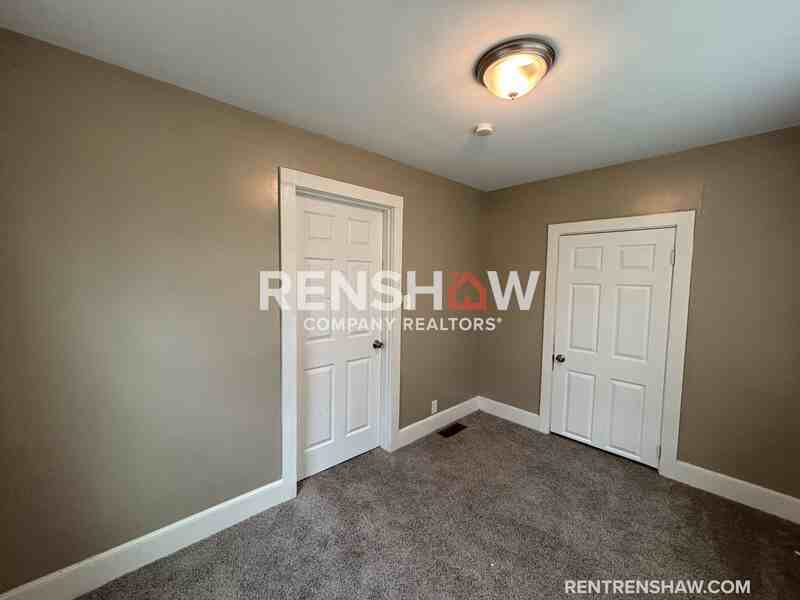 2458 Whitney Ave - Photo 5 of 20