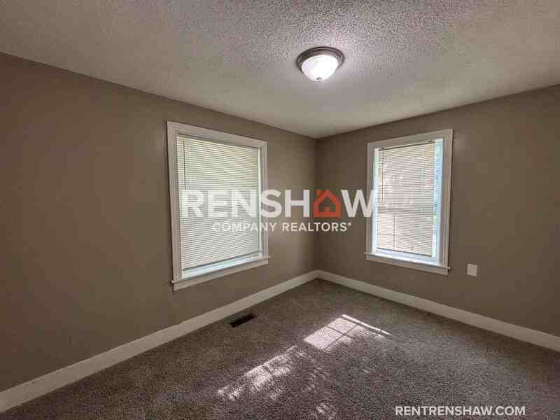 2458 Whitney Ave - Photo 6 of 20