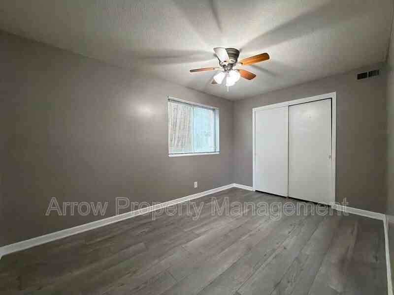 1111 E St #12 - Photo 6 of 7