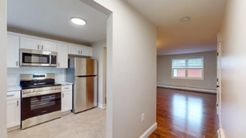 569 Center St #7 - Photo 4 of 19