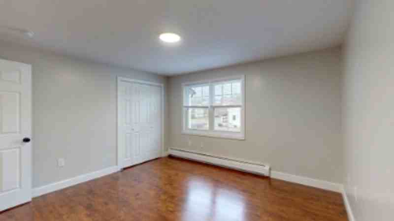 569 Center St #7 - Photo 7 of 19
