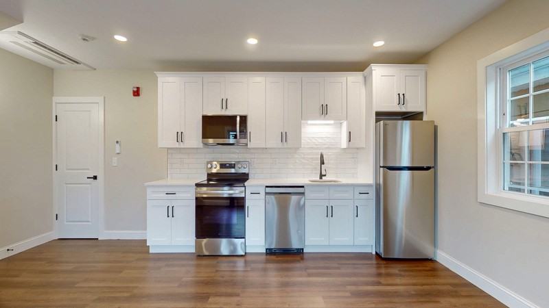 130 Center St #2 - Photo 3 of 19