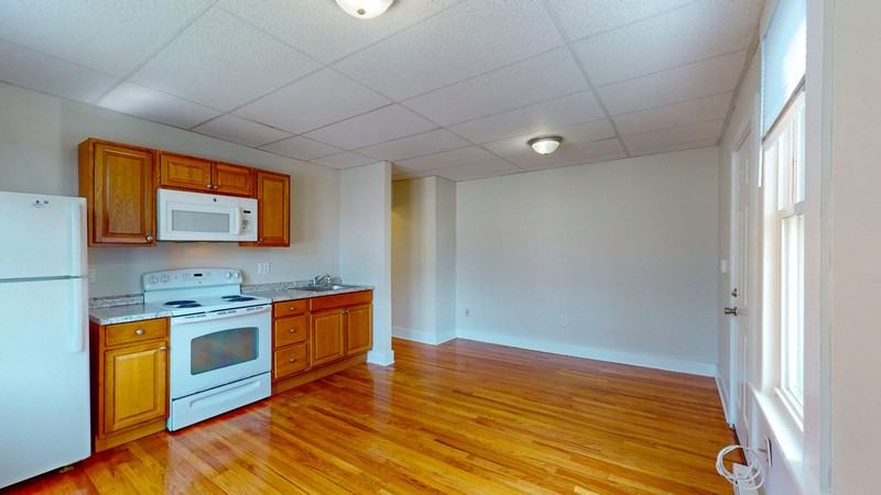 242 N Main St - Photo 5 of 30