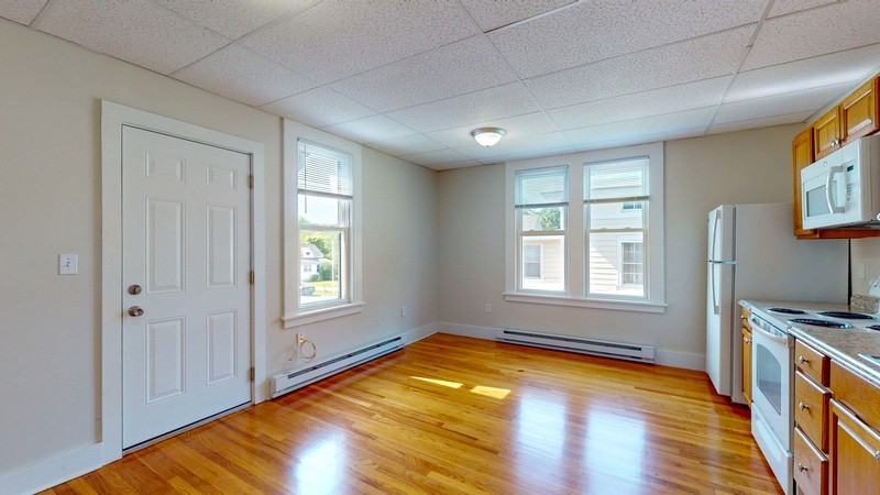 242 N Main St - Photo 7 of 30