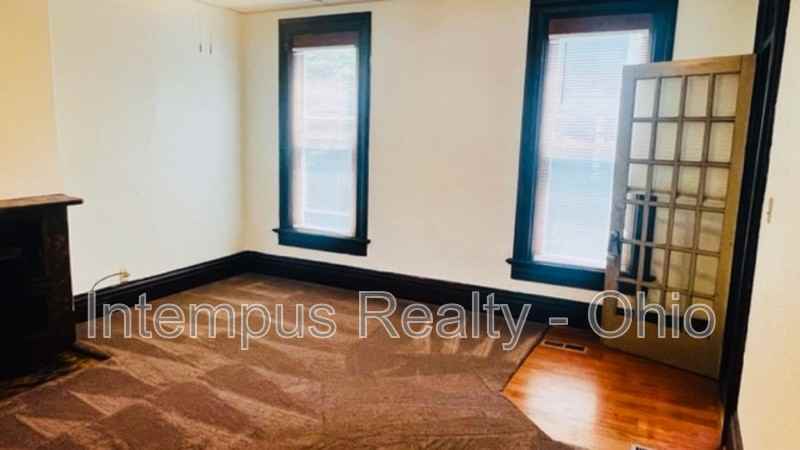 244 N Washington St #2 - Photo 4 of 30