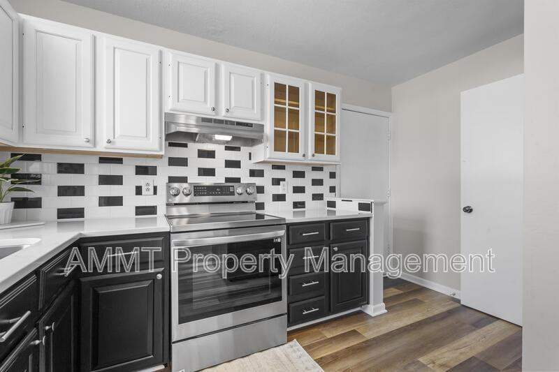 1330 Brockman Ave - Photo 7 of 17