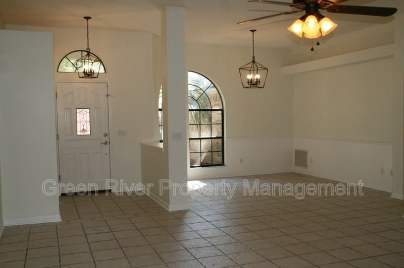6106 Pine Ave - Photo 4 of 29