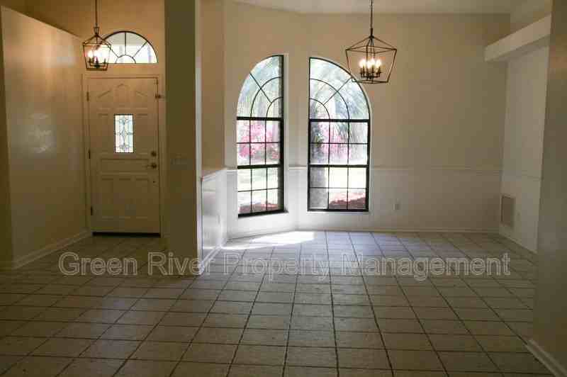 6106 Pine Ave - Photo 5 of 29