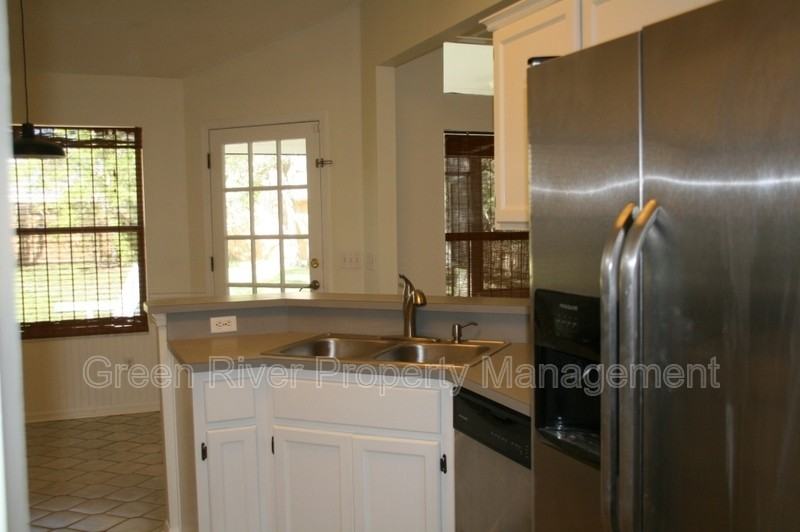 6106 Pine Ave - Photo 7 of 29