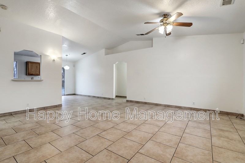 1312 Quartz Dr Sw - Photo 3 of 22