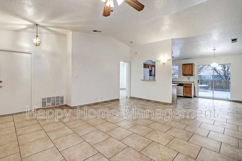 1312 Quartz Dr Sw - Photo 4 of 22