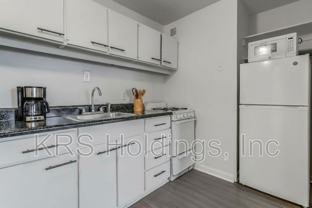 311 W Franklin St #1112 - Photo 1 of 1