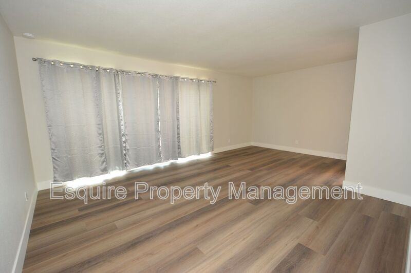 4511 S A St - Photo 2 of 24