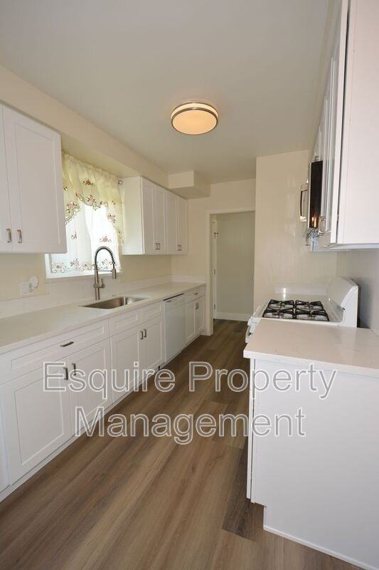4511 S A St - Photo 4 of 24