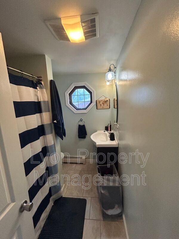 136 Aborn Ave - Photo 3 of 19