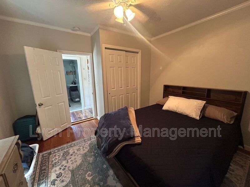 136 Aborn Ave - Photo 7 of 19