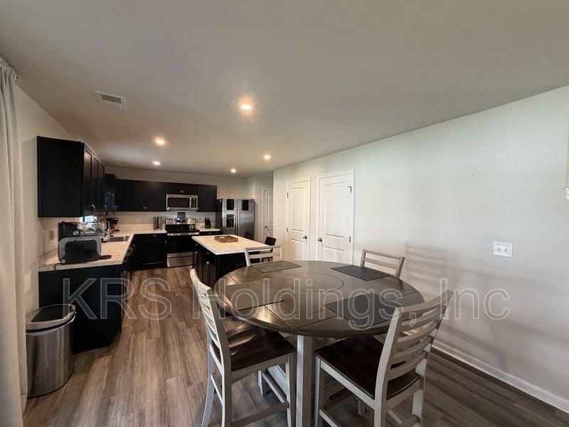 436 Forecastle Street - Photo 5 of 21