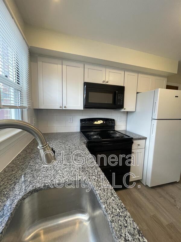 307 Washington St #3 - Photo 3 of 11