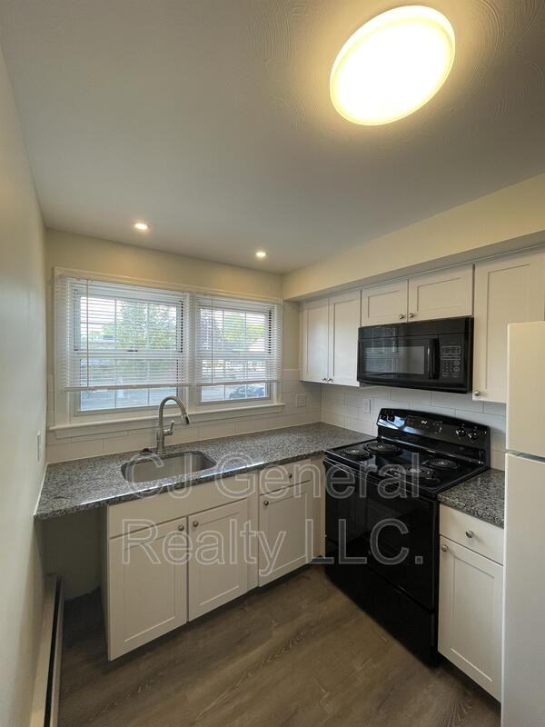 307 Washington St #3 - Photo 4 of 11