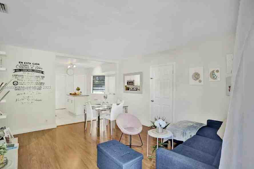 2552 Wiley Street - Photo 4 of 16