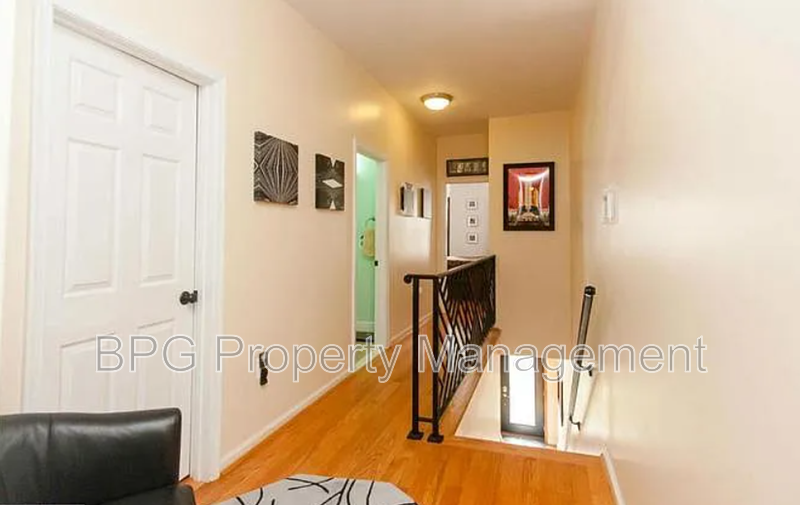 1027 7Th St. Ne - Photo 6 of 20