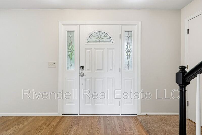 8007 S Datura St - Photo 4 of 23