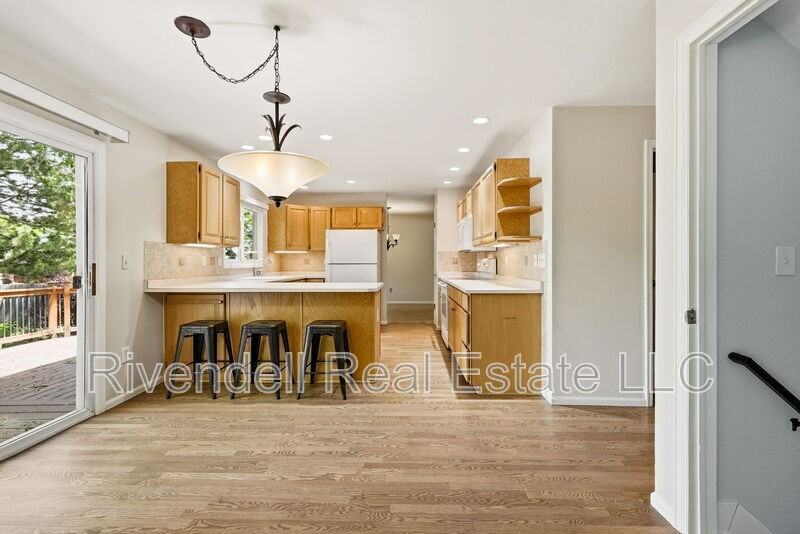 8007 S Datura St - Photo 6 of 23