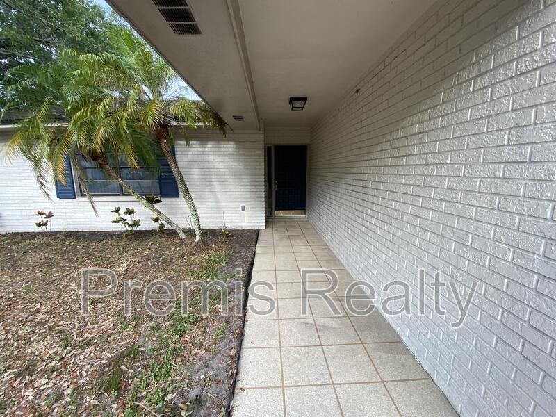 14875 Cromwell Dr - Photo 2 of 14