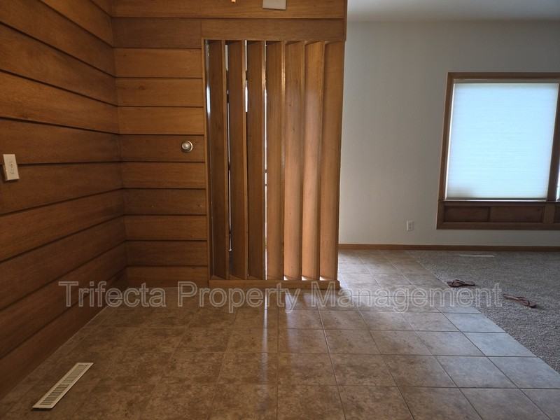 630 N Taft Hill Rd - Photo 5 of 35
