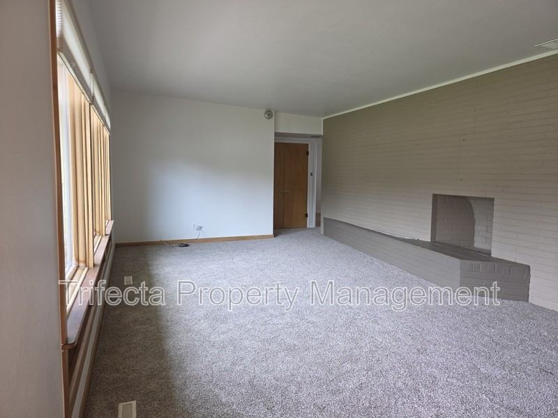 630 N Taft Hill Rd - Photo 7 of 35