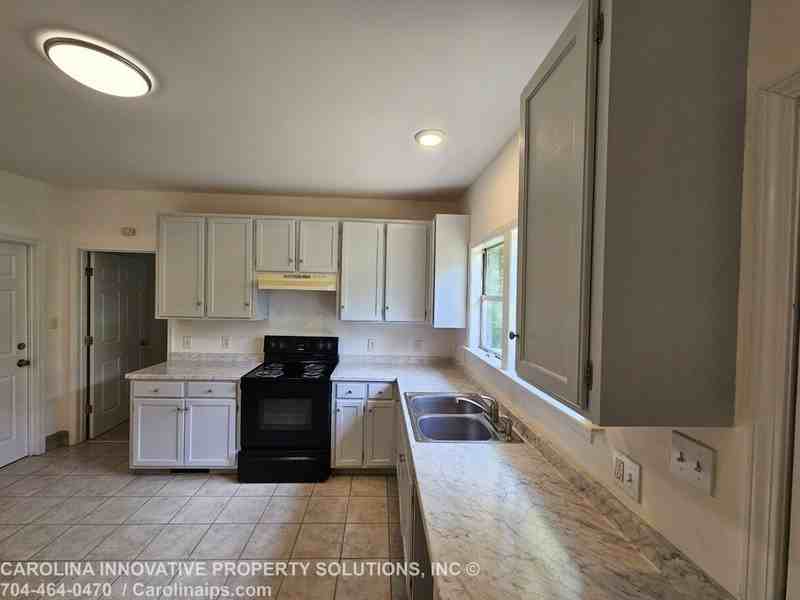 610 Pear St - Photo 2 of 10