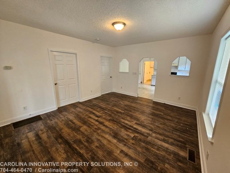 610 Pear St - Photo 5 of 10