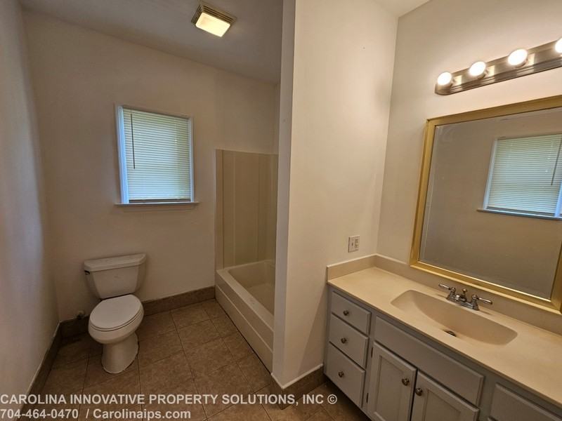 610 Pear St - Photo 7 of 10