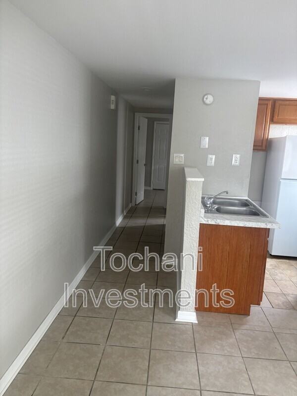 1002 Avenue E #1 - Photo 5 of 12