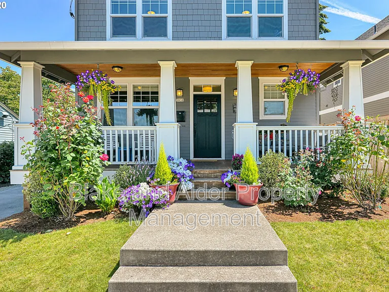 3938 Ne 66th Ave - Photo 3 of 29