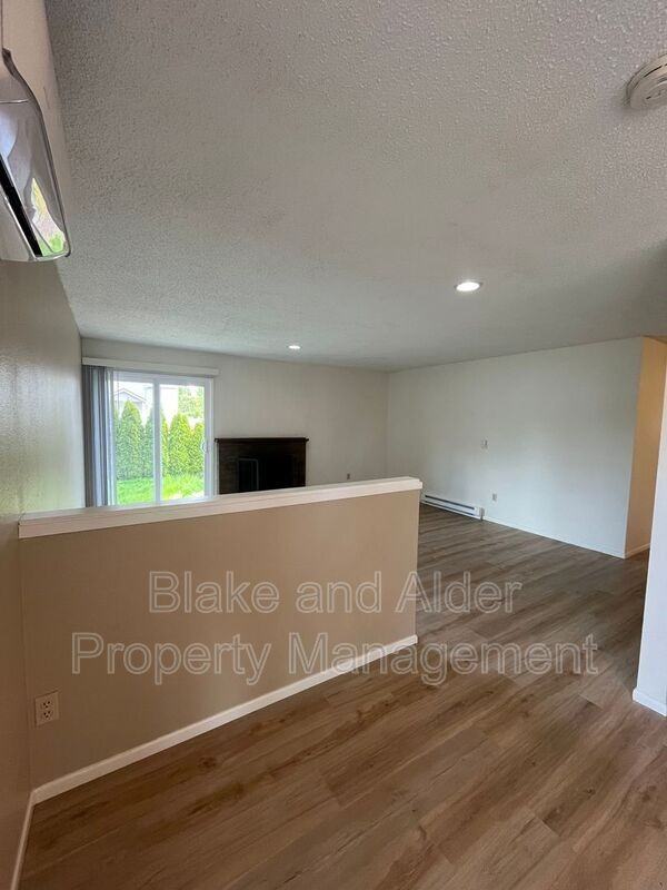 5531 Sw Lombard Ave - Photo 5 of 23