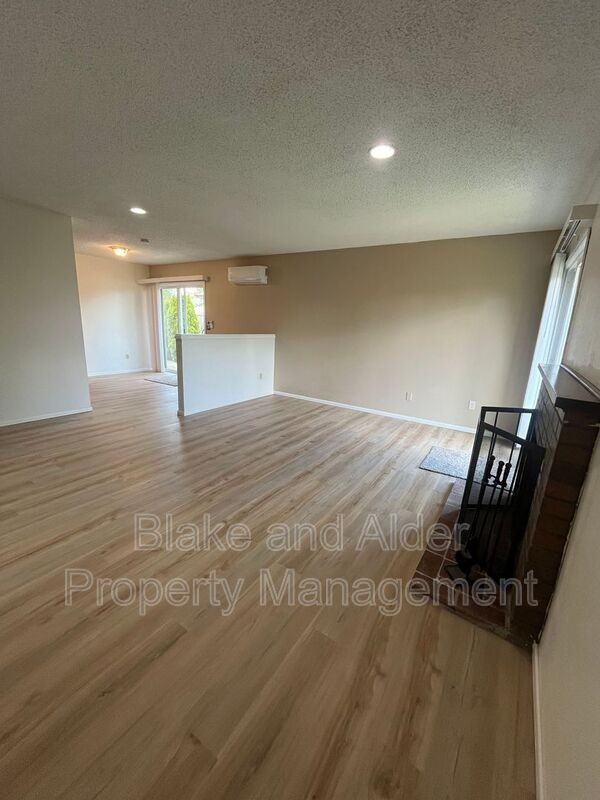 5531 Sw Lombard Ave - Photo 6 of 23