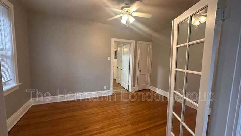 5042 Pernod Ave #2F - Photo 4 of 10