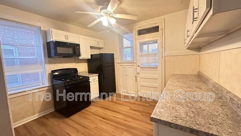 5042 Pernod Ave #2F - Photo 7 of 10