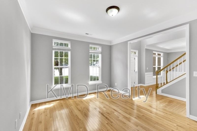 5010 Bellville Ct - Photo 2 of 16