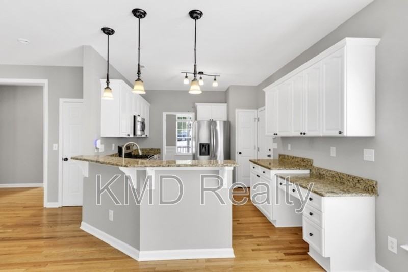5010 Bellville Ct - Photo 3 of 16