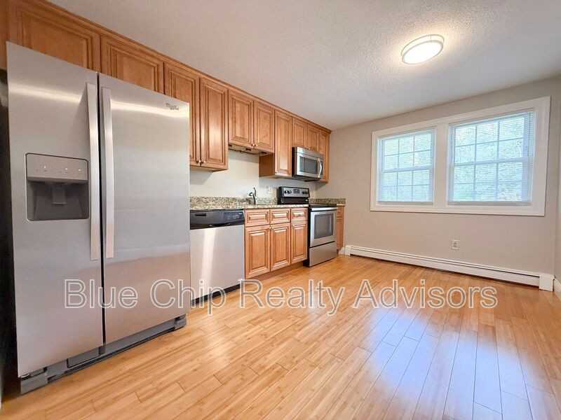 31 Stonehenge Rd #1 - Photo 7 of 18