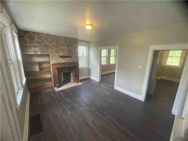 466 Hill St - Photo 3 of 16