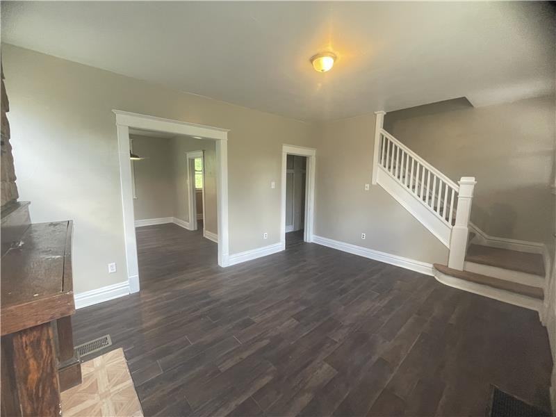 466 Hill St - Photo 4 of 16