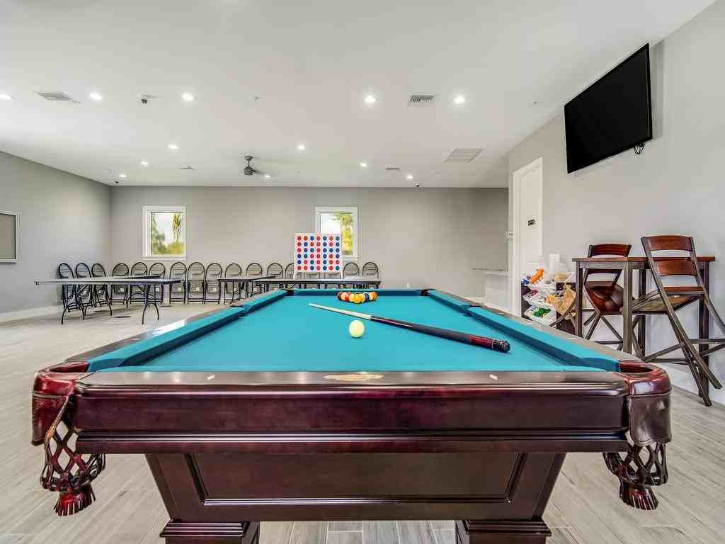 328 Eland Dr #328 - Photo 4 of 37