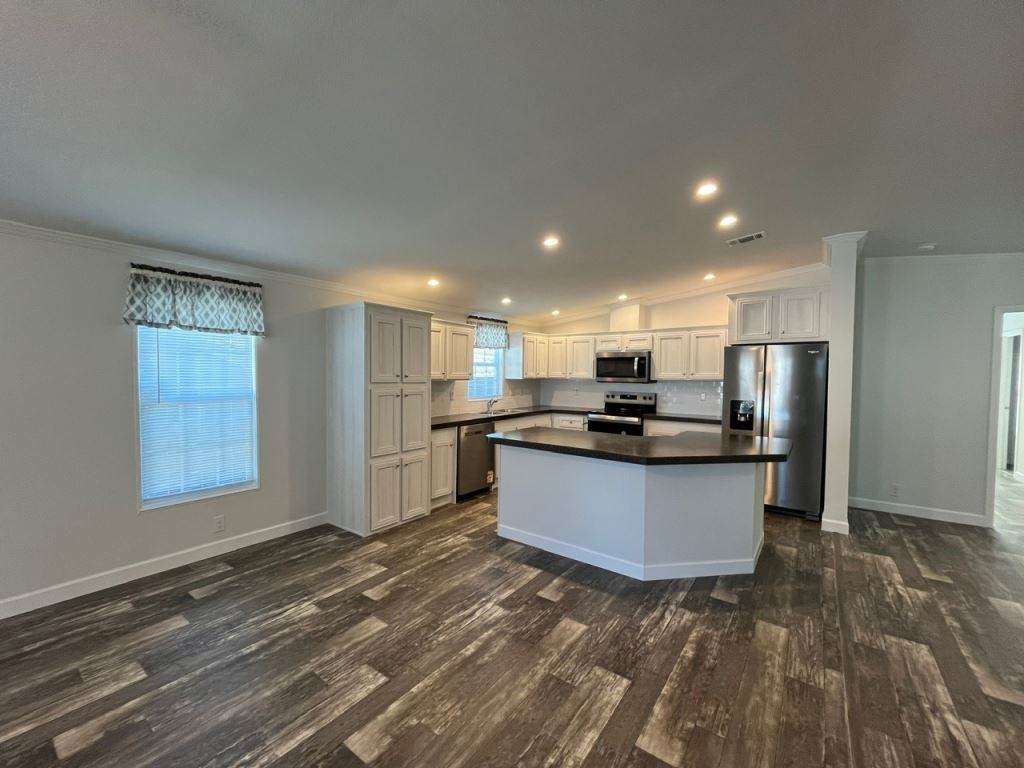 328 Eland Dr #328 - Photo 5 of 37