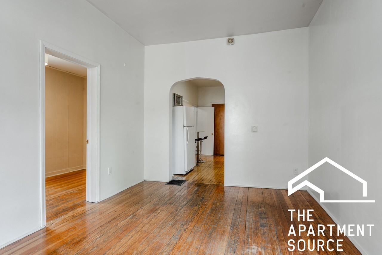 2334 N Wayne Ave #1R - Photo 3 of 13